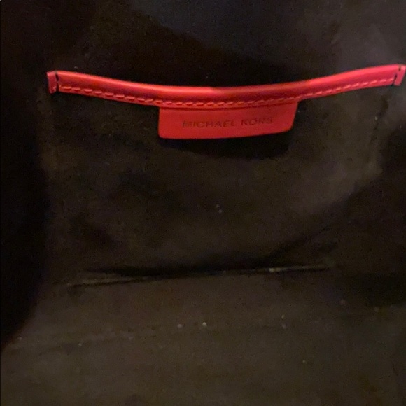 SOLD Michael Kors Blakely Bucket Bag HOT PINK - Picture 9 of 15